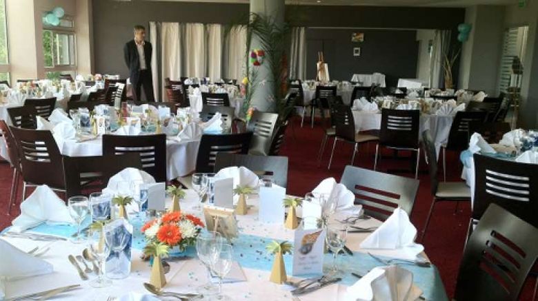 <b>Brit Hotel–Saint-Samson Golf Hotel Restaurant</b>. Images powered by <a href="https://iceportal.shijigroup.com/" title="IcePortal" target="_blank">IcePortal</a>.