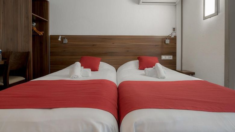 <b>Brit Hotel Plaisance Room</b>. Images powered by <a href="https://iceportal.shijigroup.com/" title="IcePortal" target="_blank">IcePortal</a>.