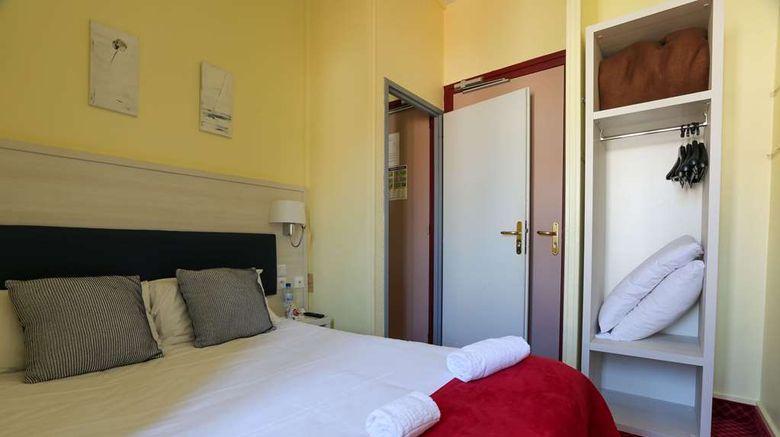 <b>Brit Hotel Bleu Nuit Room</b>. Images powered by <a href="https://iceportal.shijigroup.com/" title="IcePortal" target="_blank">IcePortal</a>.