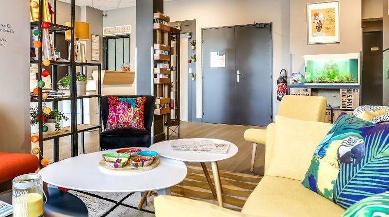 <b>Brit Hotel Saint-Nazaire Center Gare Lobby</b>. Images powered by <a href="https://iceportal.shijigroup.com/" title="IcePortal" target="_blank">IcePortal</a>.