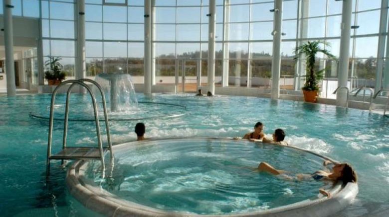 <b>Brit Hotel du Lac Pool</b>. Images powered by <a href="https://iceportal.shijigroup.com/" title="IcePortal" target="_blank">IcePortal</a>.