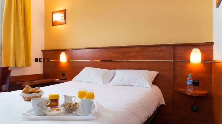 <b>Brit Hotel Rennes Cesson - Le Floral Room</b>. Images powered by <a href="https://iceportal.shijigroup.com/" title="IcePortal" target="_blank">IcePortal</a>.