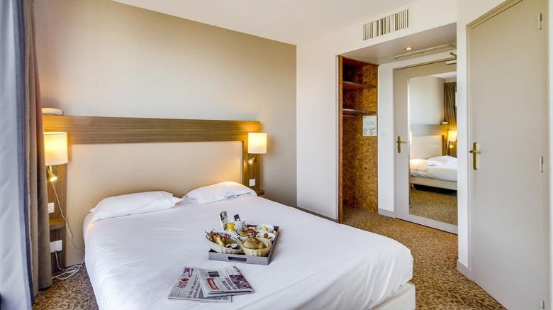 <b>Brit Hotel Saint Malo - Le Transat Room</b>. Images powered by <a href="https://iceportal.shijigroup.com/" title="IcePortal" target="_blank">IcePortal</a>.