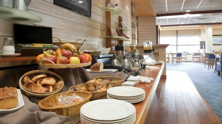 <b>Brit Hotel Saint Malo - Le Transat Restaurant</b>. Images powered by <a href="https://iceportal.shijigroup.com/" title="IcePortal" target="_blank">IcePortal</a>.