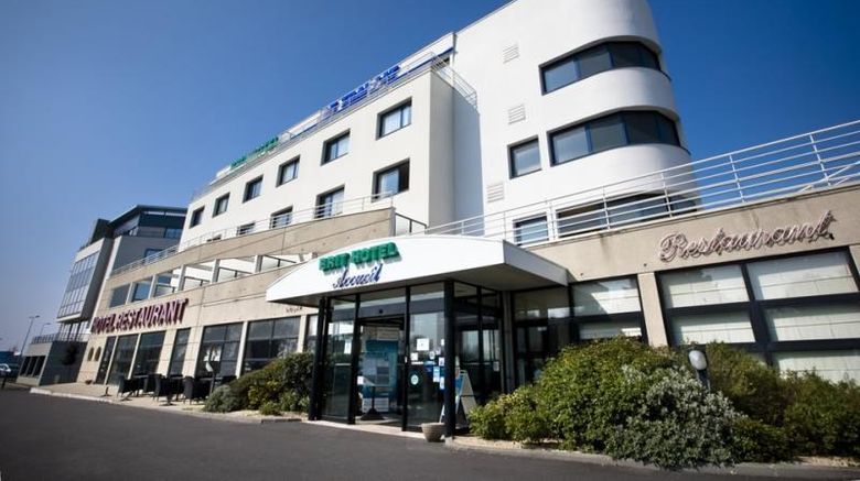 <b>Brit Hotel Saint Malo - Le Transat Exterior</b>. Images powered by <a href="https://iceportal.shijigroup.com/" title="IcePortal" target="_blank">IcePortal</a>.