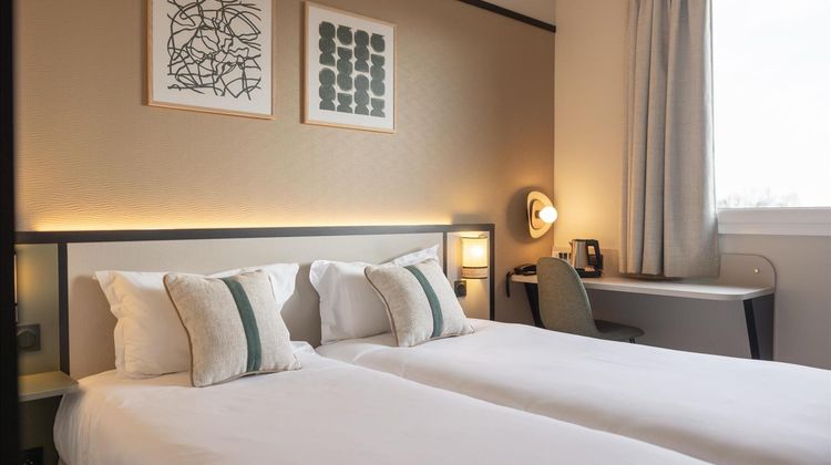 Brit Hotel l'Adresse Room