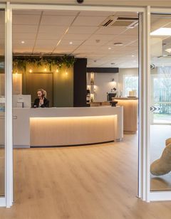 Brit Hotel l'Adresse