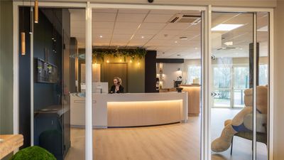 Brit Hotel l'Adresse