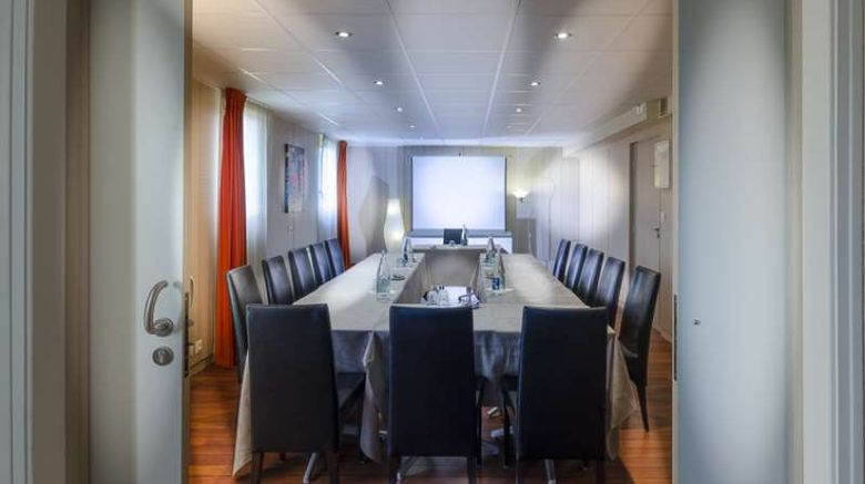 <b>Brit Hotel Le Kerodet Meeting</b>. Images powered by <a href="https://iceportal.shijigroup.com/" title="IcePortal" target="_blank">IcePortal</a>.