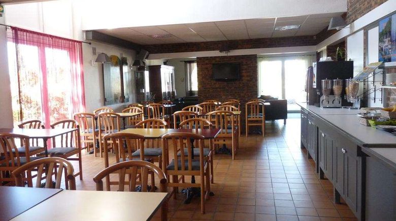<b>Brit Hotel Bosquet Restaurant</b>. Images powered by <a href="https://iceportal.shijigroup.com/" title="IcePortal" target="_blank">IcePortal</a>.