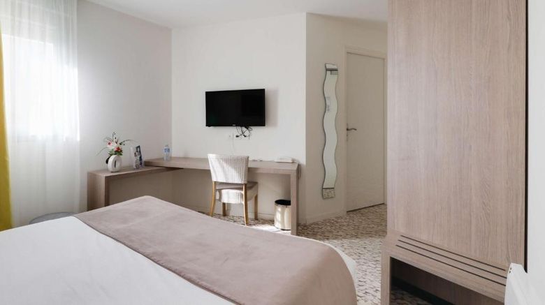 <b>Brit Hotel Alghotel Room</b>. Images powered by <a href="https://iceportal.shijigroup.com/" title="IcePortal" target="_blank">IcePortal</a>.