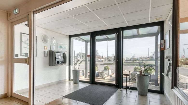 <b>Brit Hotel Iroise Brest Lobby</b>. Images powered by <a href="https://iceportal.shijigroup.com/" title="IcePortal" target="_blank">IcePortal</a>.