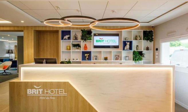 Brit Hotel Du Parc Fougeres Lobby