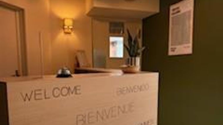 Brit Hotel L'Arrivee Guingamp Lobby
