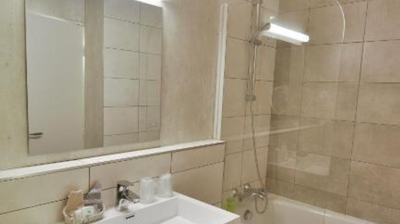 <b>Brit Hotel Au Relais Du Vern Room</b>. Images powered by <a href="https://iceportal.shijigroup.com/" title="IcePortal" target="_blank">IcePortal</a>.