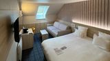 Brit Hotel Au Relais Du Vern Room