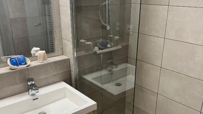 <b>Brit Hotel Au Relais Du Vern Room</b>. Images powered by <a href="https://iceportal.shijigroup.com/" title="IcePortal" target="_blank">IcePortal</a>.