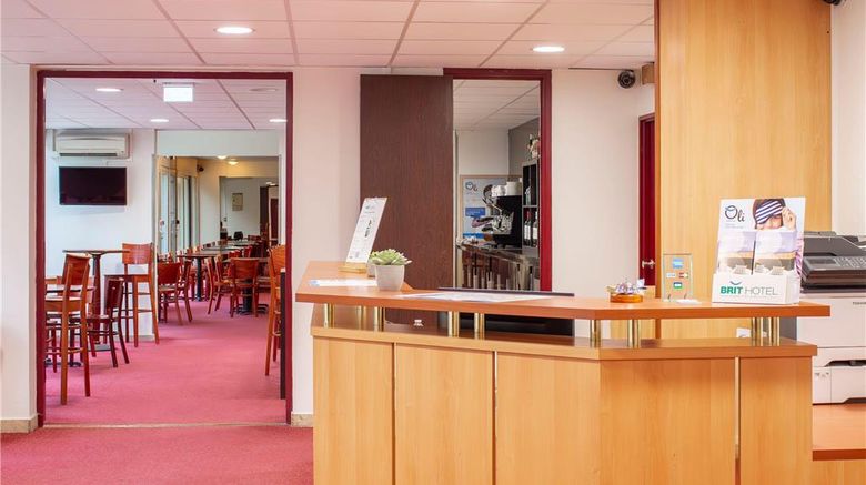 <b>Brit Hotel Bordeaux Airport Le Soretel Lobby</b>. Images powered by <a href="https://iceportal.shijigroup.com/" title="IcePortal" target="_blank">IcePortal</a>.