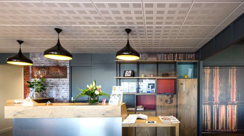 <b>Brit Hotel La Rochelle Perigny Lobby</b>. Images powered by <a href="https://iceportal.shijigroup.com/" title="IcePortal" target="_blank">IcePortal</a>.