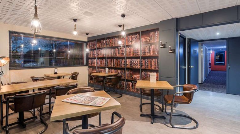 <b>Brit Hotel La Rochelle Perigny Restaurant</b>. Images powered by <a href="https://iceportal.shijigroup.com/" title="IcePortal" target="_blank">IcePortal</a>.