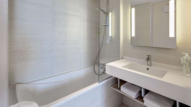 <b>Brit Hotel Vendee-Mer Room</b>. Images powered by <a href="https://iceportal.shijigroup.com/" title="IcePortal" target="_blank">IcePortal</a>.