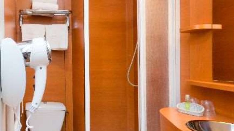 <b>Brit Hotel Nantes St Herblain-Le Kerann Room</b>. Images powered by <a href="https://iceportal.shijigroup.com/" title="IcePortal" target="_blank">IcePortal</a>.