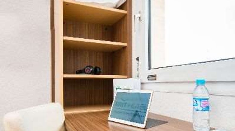 <b>Brit Hotel Nantes St Herblain-Le Kerann Room</b>. Images powered by <a href="https://iceportal.shijigroup.com/" title="IcePortal" target="_blank">IcePortal</a>.