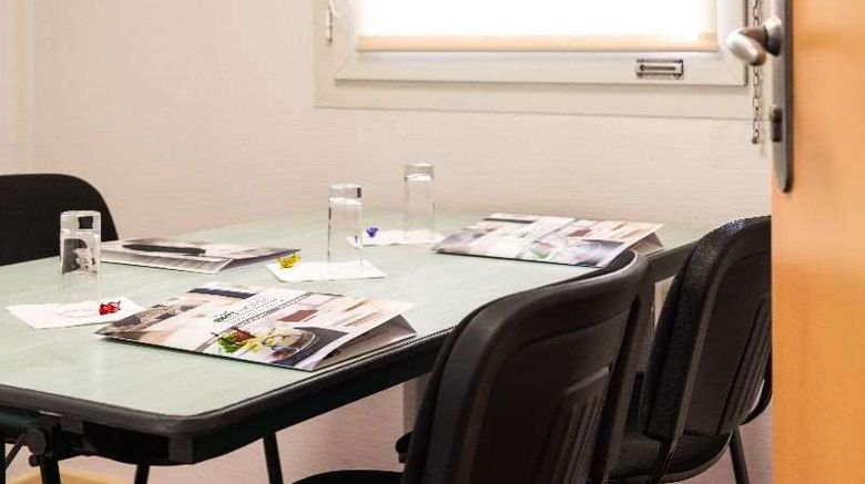 <b>Brit Hotel Nantes St Herblain-Le Kerann Meeting</b>. Images powered by <a href="https://iceportal.shijigroup.com/" title="IcePortal" target="_blank">IcePortal</a>.