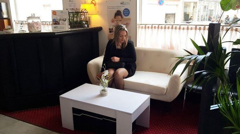 <b>Hotel Aux Sacres Reims Centre Lobby</b>. Images powered by <a href="https://iceportal.shijigroup.com/" title="IcePortal" target="_blank">IcePortal</a>.