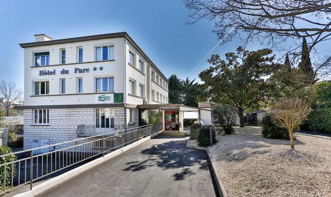 Brit Hotel du Parc - Niort Exterior