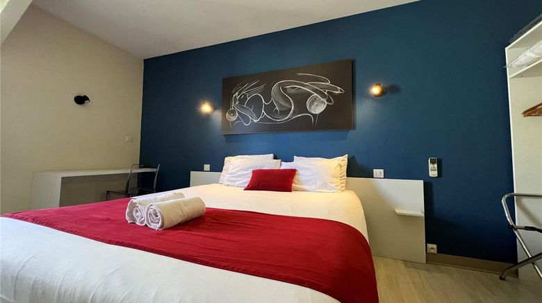 <b>Brit Hotel du Parc - Niort Room</b>. Images powered by <a href="https://iceportal.shijigroup.com/" title="IcePortal" target="_blank">IcePortal</a>.