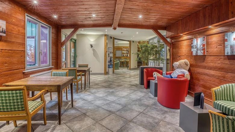 <b>Brit Hotel Florimont Restaurant</b>. Images powered by <a href="https://iceportal.shijigroup.com/" title="IcePortal" target="_blank">IcePortal</a>.