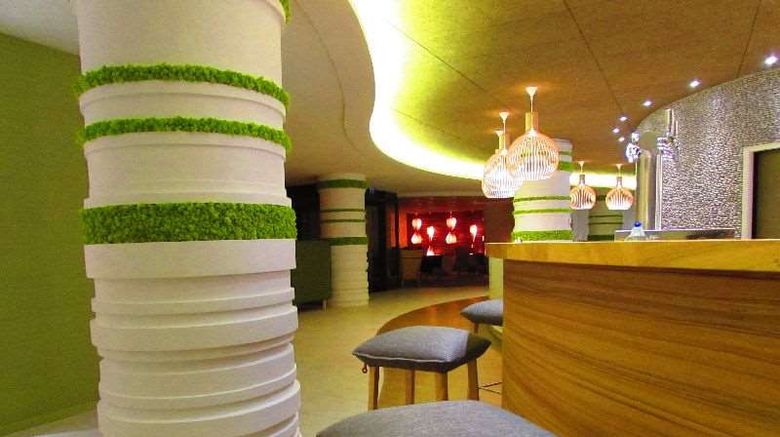 <b>Brit Hotel Saint Brieuc Plerin Lobby</b>. Images powered by <a href="https://iceportal.shijigroup.com/" title="IcePortal" target="_blank">IcePortal</a>.