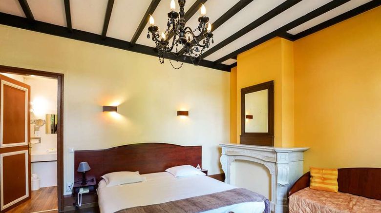 <b>Brit Hotel Notre Dame Room</b>. Images powered by <a href="https://iceportal.shijigroup.com/" title="IcePortal" target="_blank">IcePortal</a>.