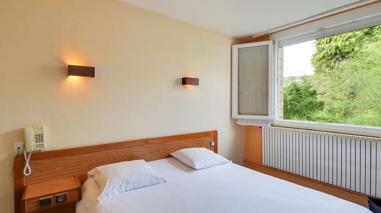 <b>Brit Hotel Notre Dame Room</b>. Images powered by <a href="https://iceportal.shijigroup.com/" title="IcePortal" target="_blank">IcePortal</a>.