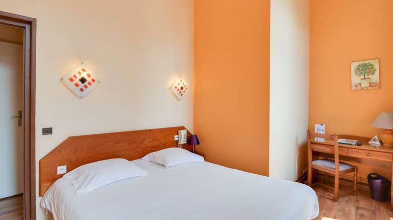 <b>Brit Hotel Notre Dame Room</b>. Images powered by <a href="https://iceportal.shijigroup.com/" title="IcePortal" target="_blank">IcePortal</a>.