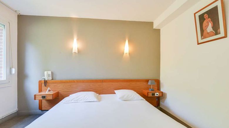 <b>Brit Hotel Notre Dame Room</b>. Images powered by <a href="https://iceportal.shijigroup.com/" title="IcePortal" target="_blank">IcePortal</a>.