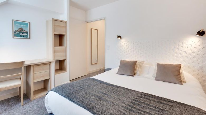<b>Brit Hotel Le Cygne Room</b>. Images powered by <a href="https://iceportal.shijigroup.com/" title="IcePortal" target="_blank">IcePortal</a>.