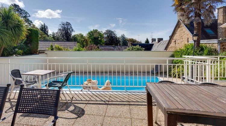 Brit Hotel Le Cygne Pool
