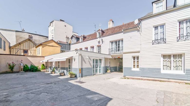 <b>Brit Hotel Les Comtes de Champagne Exterior</b>. Images powered by <a href="https://iceportal.shijigroup.com/" title="IcePortal" target="_blank">IcePortal</a>.