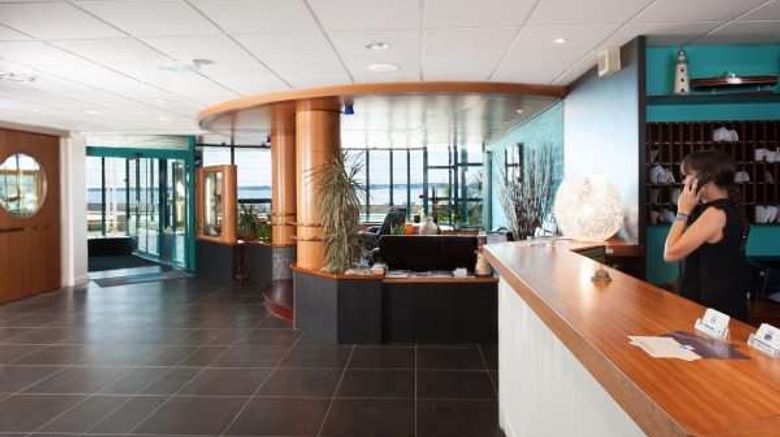 <b>Hotel de l'Ocean Lobby</b>. Images powered by <a href="https://iceportal.shijigroup.com/" title="IcePortal" target="_blank">IcePortal</a>.