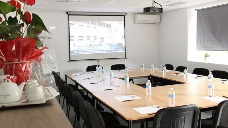 <b>Brit Hotel Brive - Malemort sur Correze Meeting</b>. Images powered by <a href="https://iceportal.shijigroup.com/" title="IcePortal" target="_blank">IcePortal</a>.