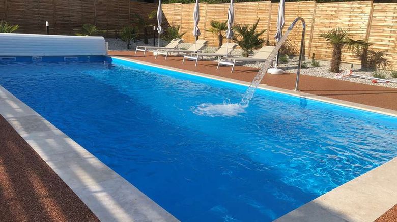 <b>Brit Hotel Brive - Malemort sur Correze Pool</b>. Images powered by <a href="https://iceportal.shijigroup.com/" title="IcePortal" target="_blank">IcePortal</a>.