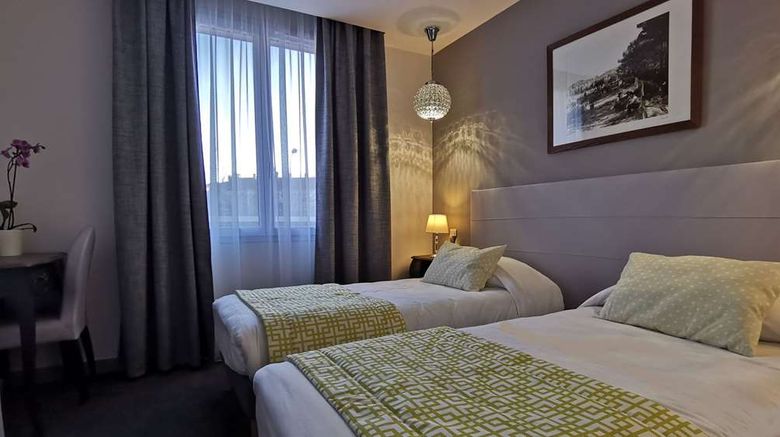 <b>Brit Hotel Les Acacias Room</b>. Images powered by <a href="https://iceportal.shijigroup.com/" title="IcePortal" target="_blank">IcePortal</a>.