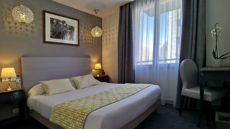 Brit Hotel Les Acacias Room
