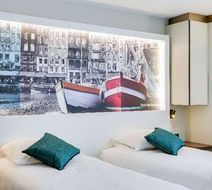 Brit Hotel Caen Nord Memorial Room