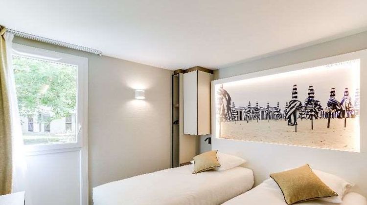 Brit Hotel Caen Nord Memorial Room