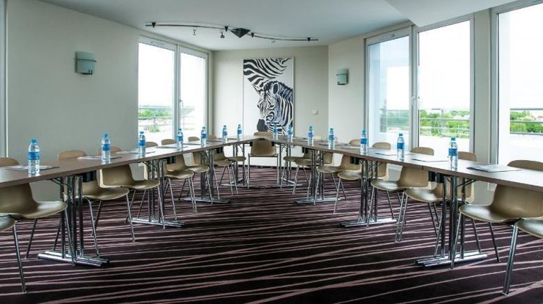 <b>Brit Hotel Le Lodge Meeting</b>. Images powered by <a href="https://iceportal.shijigroup.com/" title="IcePortal" target="_blank">IcePortal</a>.