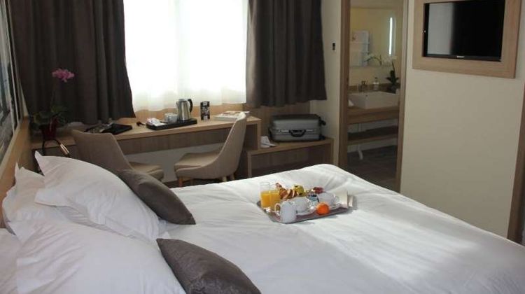 Brit Hotel Montargis Room
