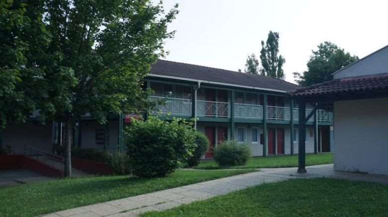 <b>Brit Hotel Lyon Nord Dardilly Exterior</b>. Images powered by <a href="https://iceportal.shijigroup.com/" title="IcePortal" target="_blank">IcePortal</a>.